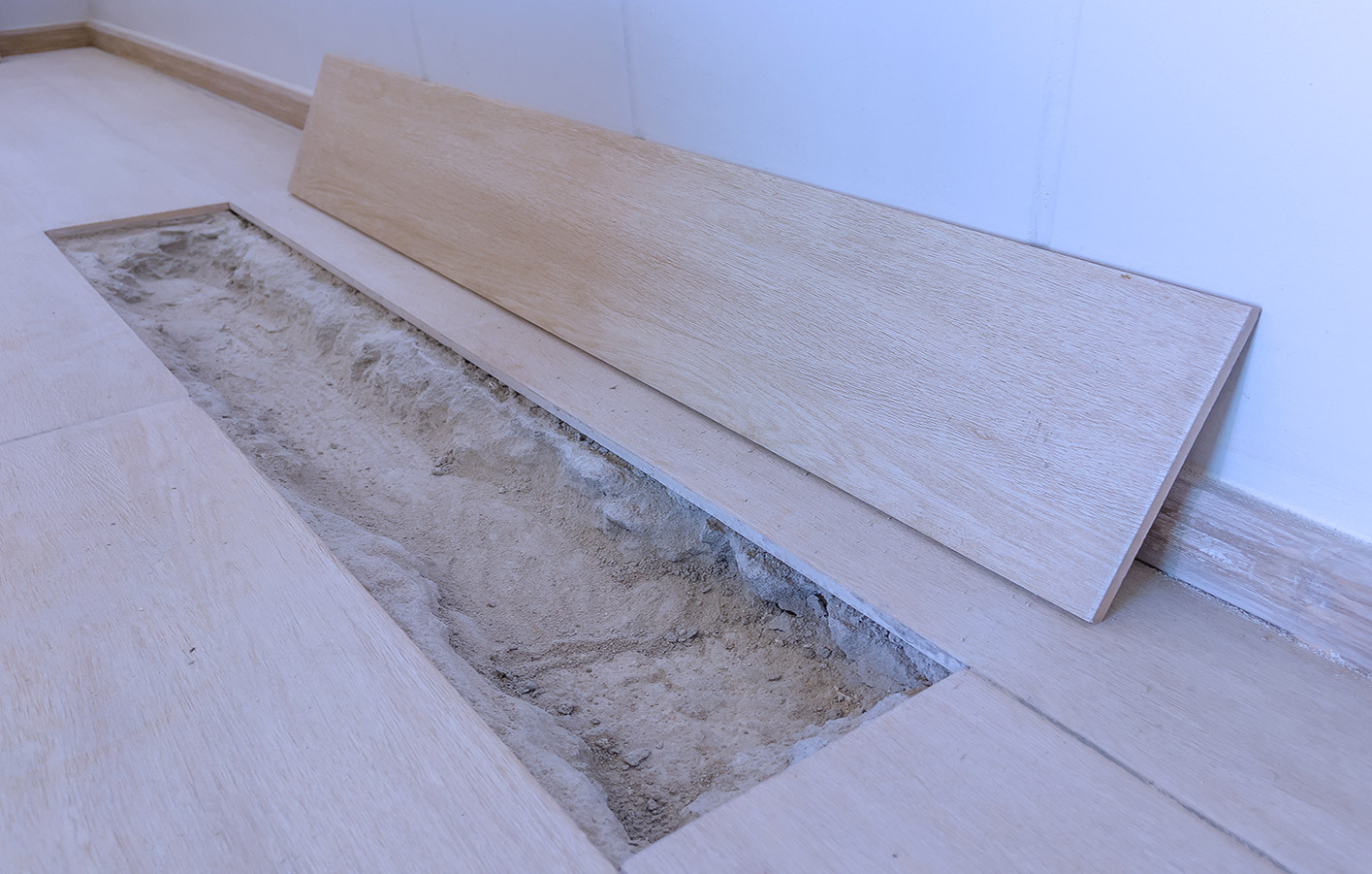 Bodenverlegung vom Holzmarkt Oetjen in Sandbostel und Umgebung Unebener Untergrund eines Boden aus Landhausdielen
