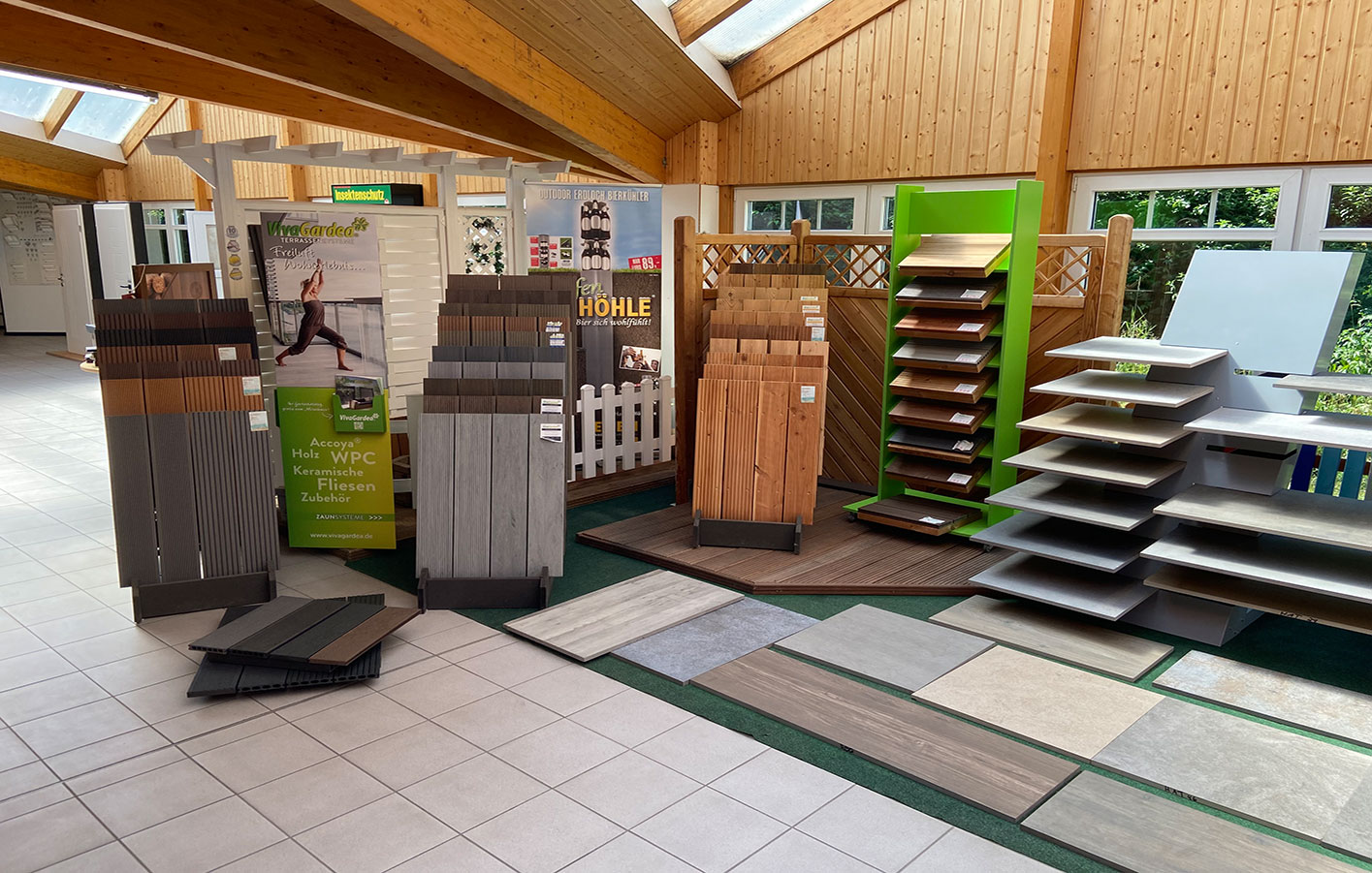 Terrassendielen_Ausstellung_Oetjen_MS.jpg Terrassendielen_Ausstellung_Oetjen_MS.jpg
